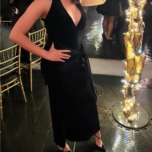 Elegant Black Sleeveless Dress